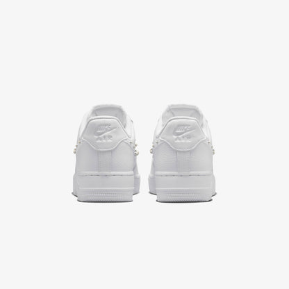 Nike Air Force 1 '07 Kadın Beyaz Spor Ayakkabı