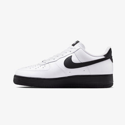 Nike Air Force 1 '07 Erkek Beyaz Spor Ayakkabı