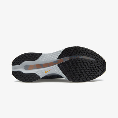 Nike Pegasus Premium Erkek Gri Koşu Ayakkabısı