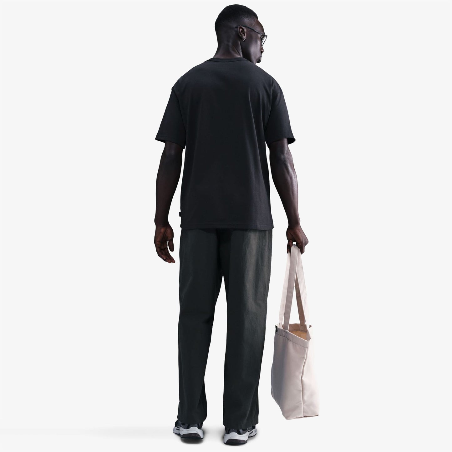 Nike Premium Essential Erkek Siyah T-shirt