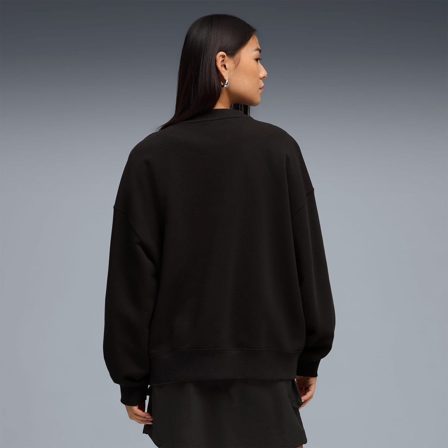 Puma Wardrobe Essentials Crew Kadın Siyah Sweatshirt