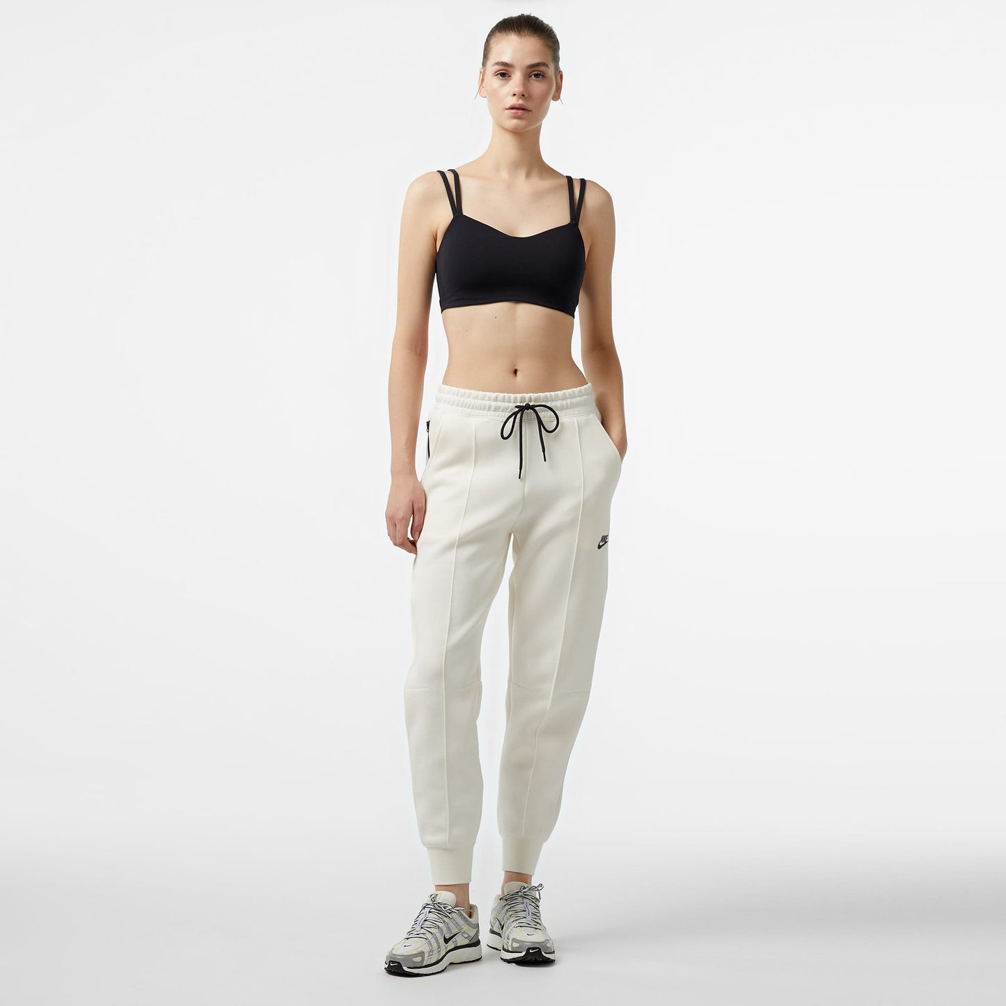 Nike Sportswear Tech Fleece Kadın Beyaz Eşofman Altı