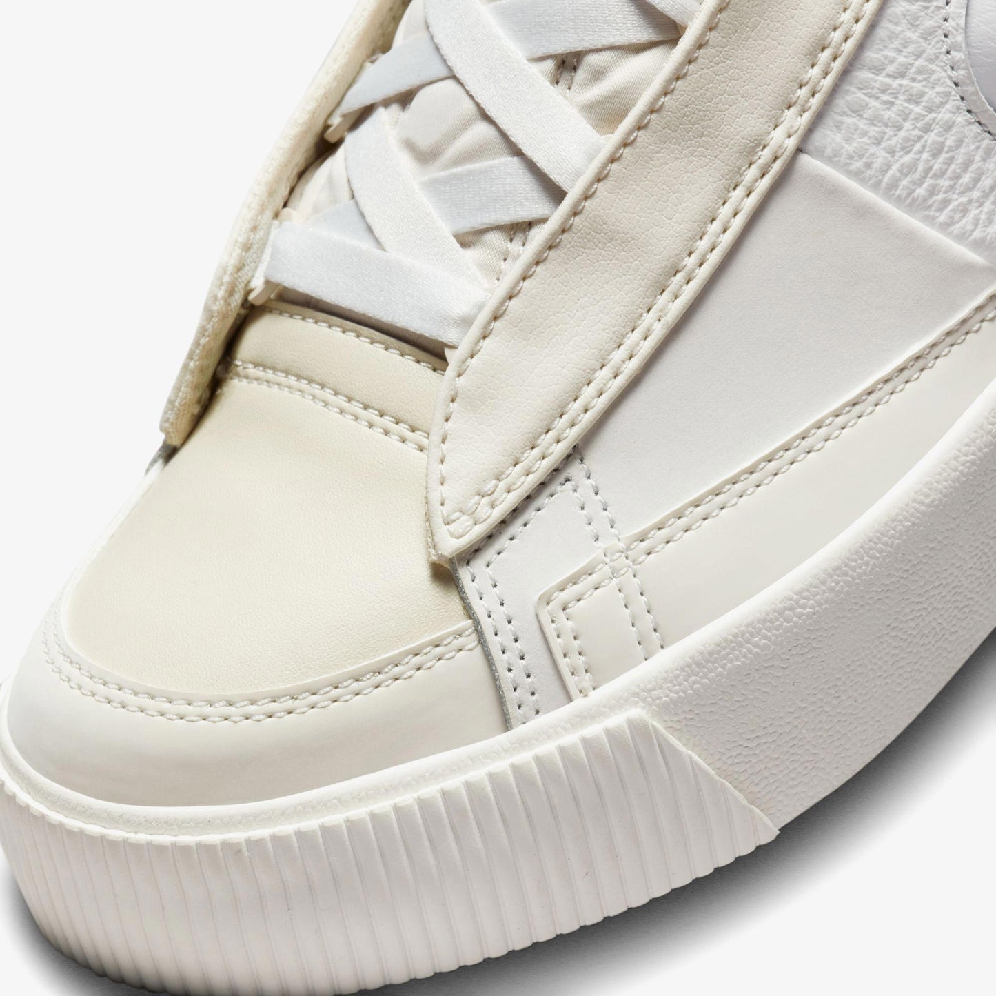 Nike Blazer Mid Victory Kadın Beyaz Spor Ayakkabı