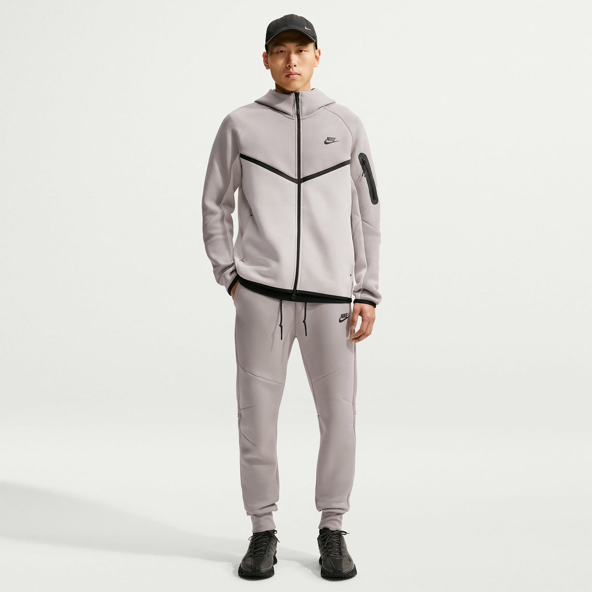 Nike Tech Fleece Jogger Erkek Gri Eşofman Altı