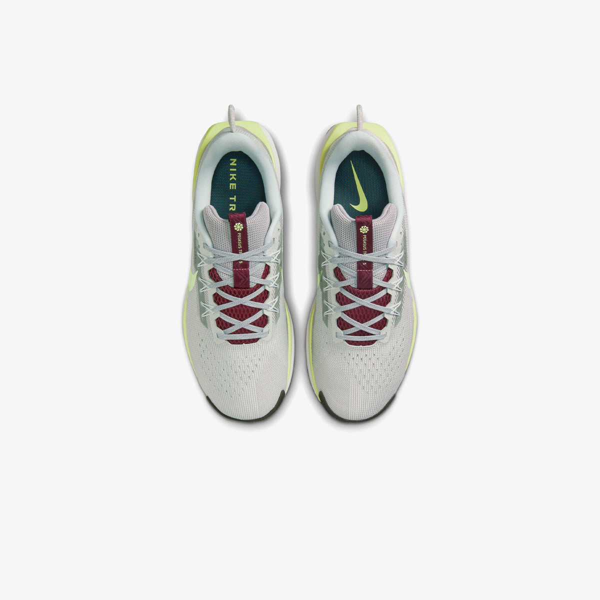Nike Pegasus Trail 5 Erkek Gri Koşu Ayakkabısı