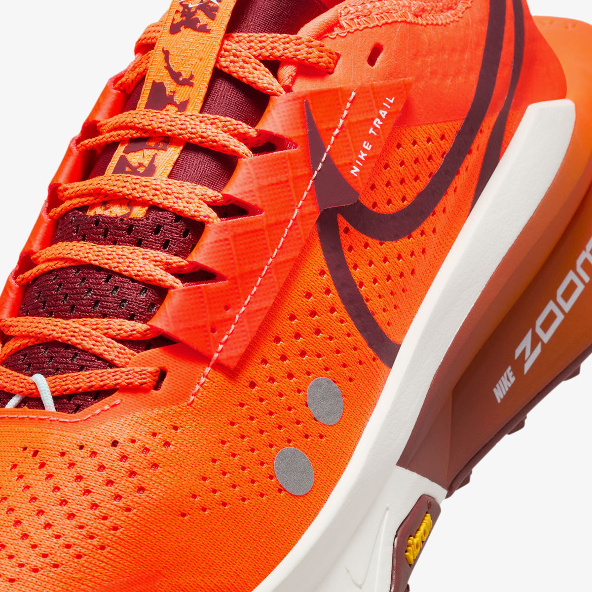 Nike Zoomx Zegama Trail 2 Kadın Turuncu Koşu Ayakkabısı