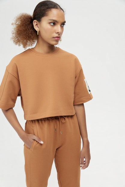 Camel Geniş Kesim Crop T-shirt