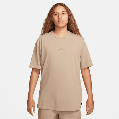 Nike Sportswear Premium Essentials Erkek Kahverengi T-shirt