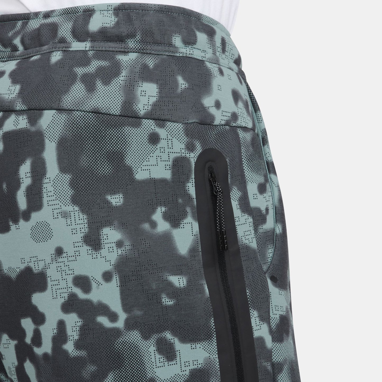 Nike Tech Fleece Açık Paçalı Kamuflaj Desenli Erkek Haki Eşofman Altı