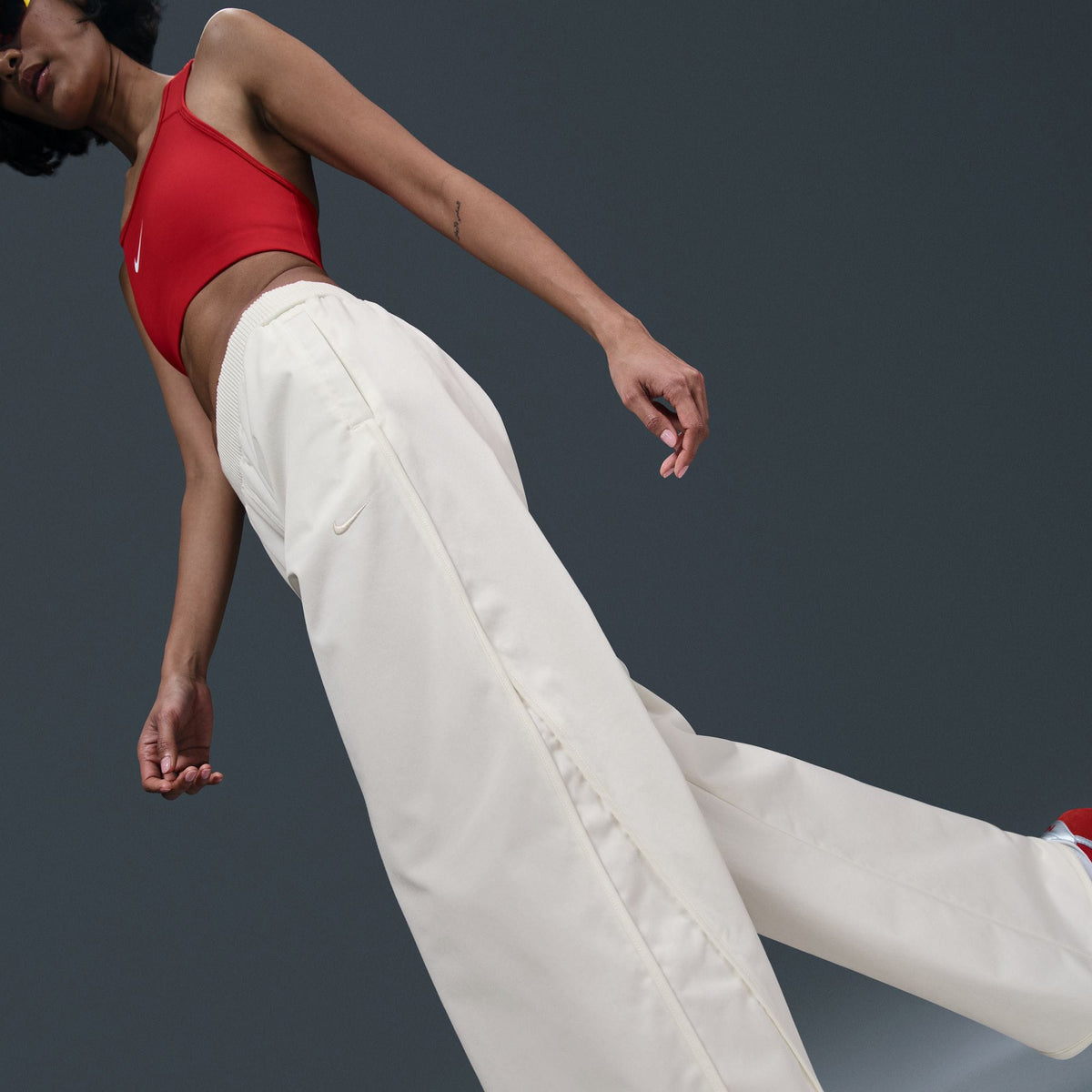 Nike Sportswear Collection Kadın Beyaz Pantolon