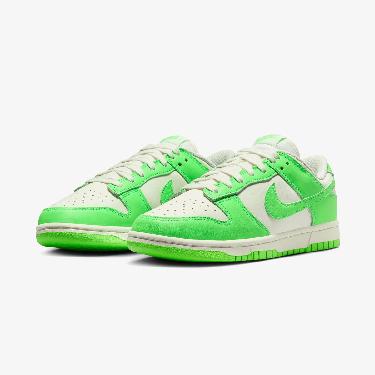 Nike Dunk Low Kadın Beyaz Sneaker