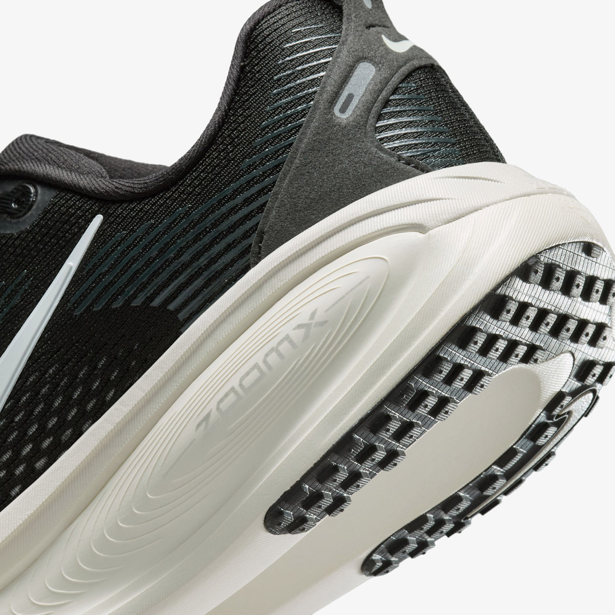 Nike Vomero 18 Kadın Siyah Koşu Ayakkabısı