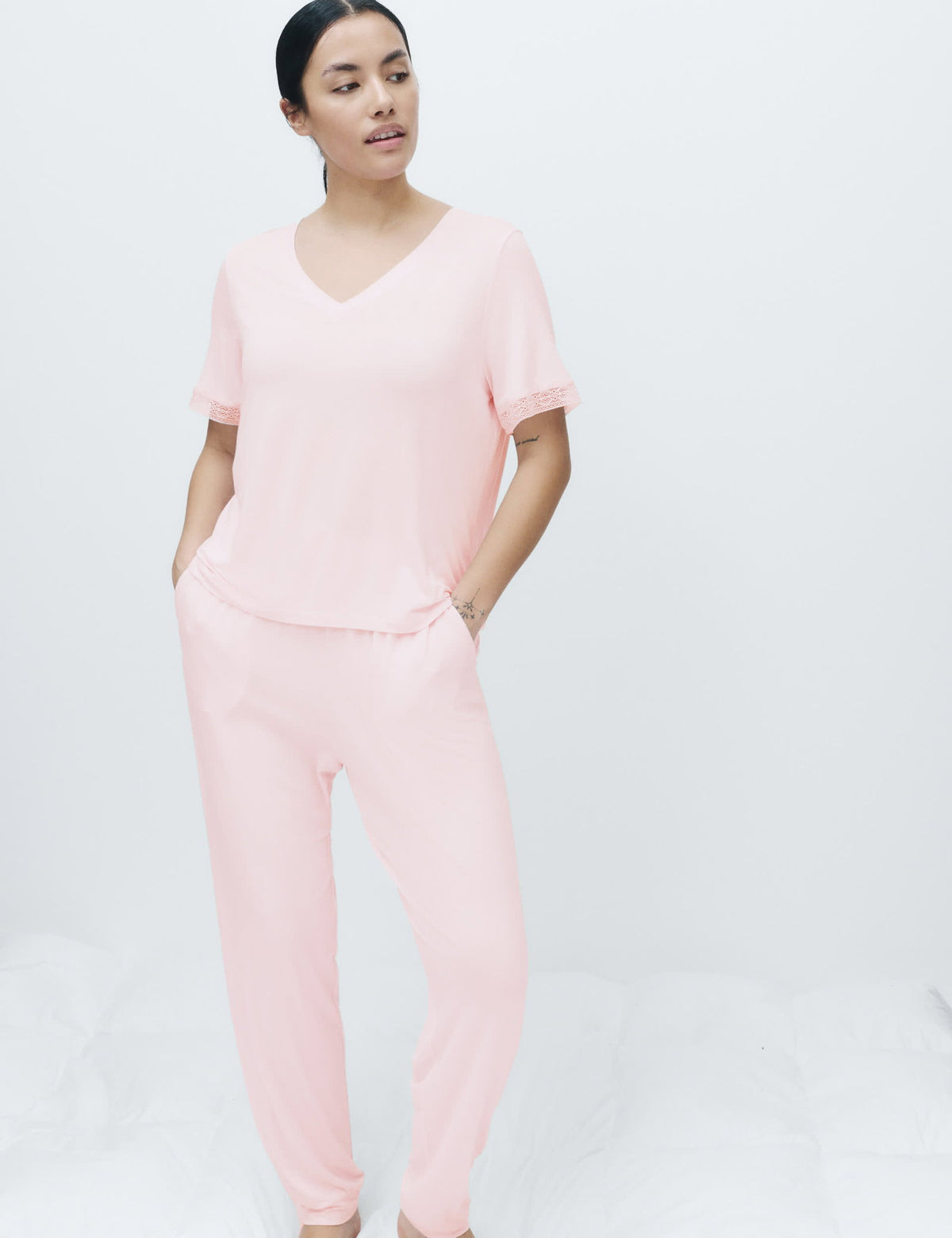 Dantel Detaylı Pijama Takımı