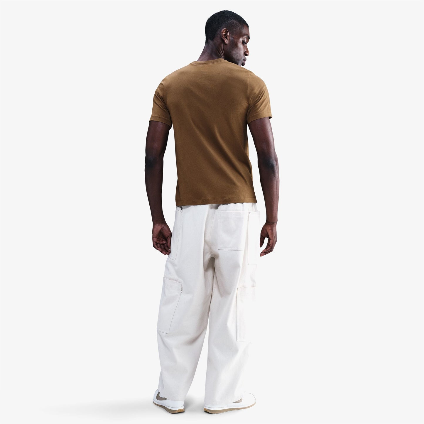 Nike Sportswear Club Erkek Kahverengi T-shirt
