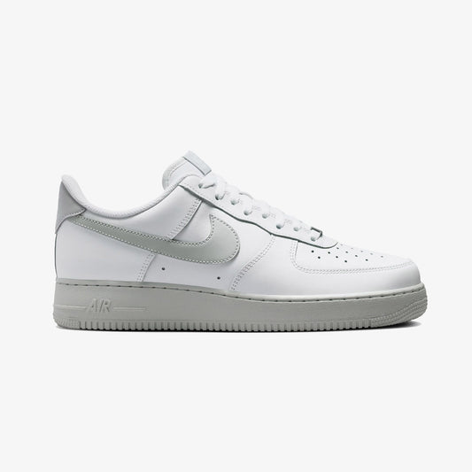 Nike Air Force 1 '07 Erkek Beyaz Spor Ayakkabı