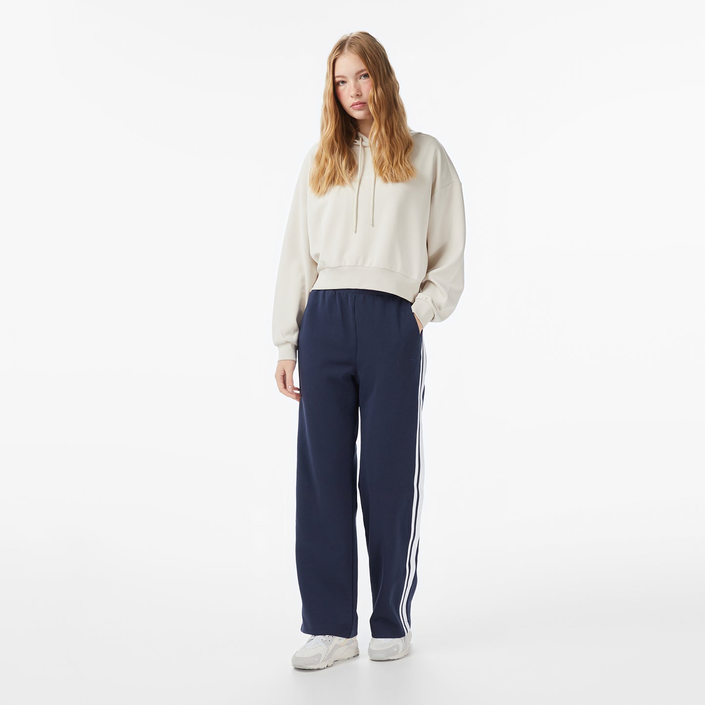 Anta Iconic Kadın Beyaz Sweatshirt