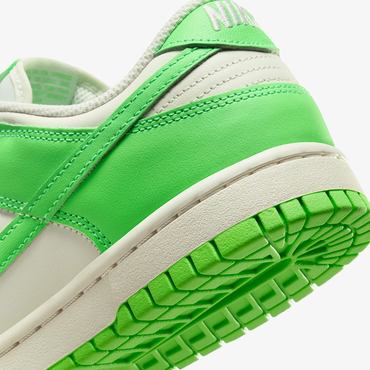 Nike Dunk Low Kadın Beyaz Sneaker