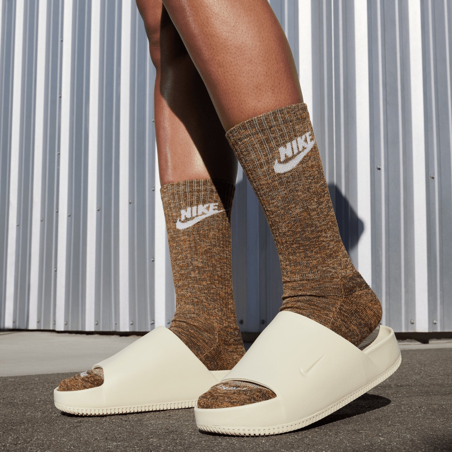 Nike Calm Kadın Sarı Terlik