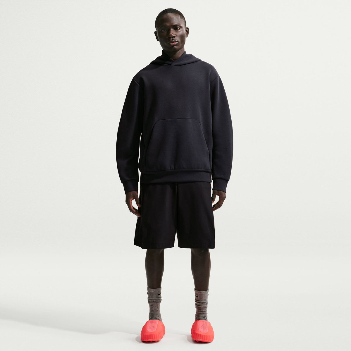 Nike Dri Fit 24.7 Erkek Siyah Sweatshirt