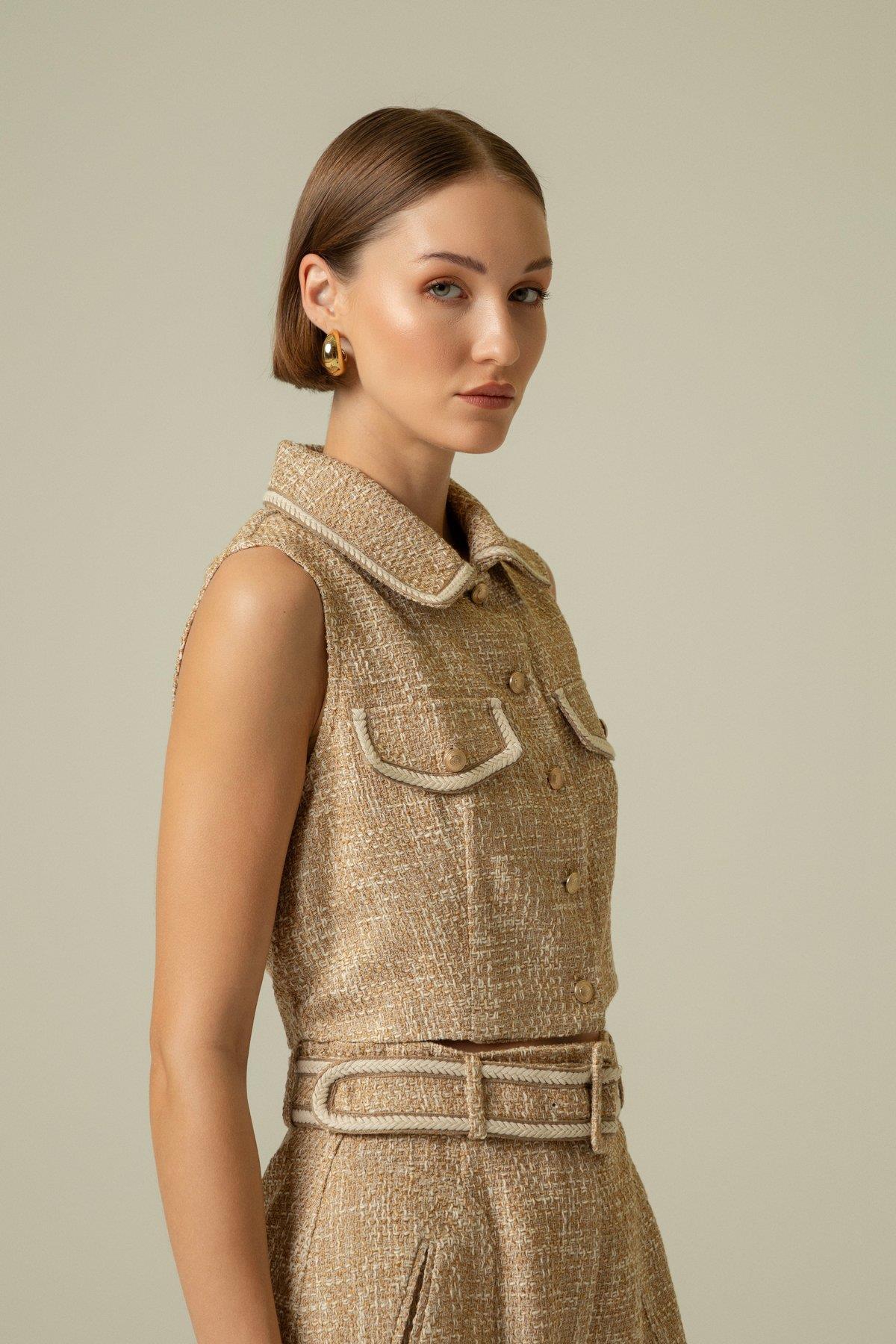 Gold Düğme Detaylı Camel Crop Yelek