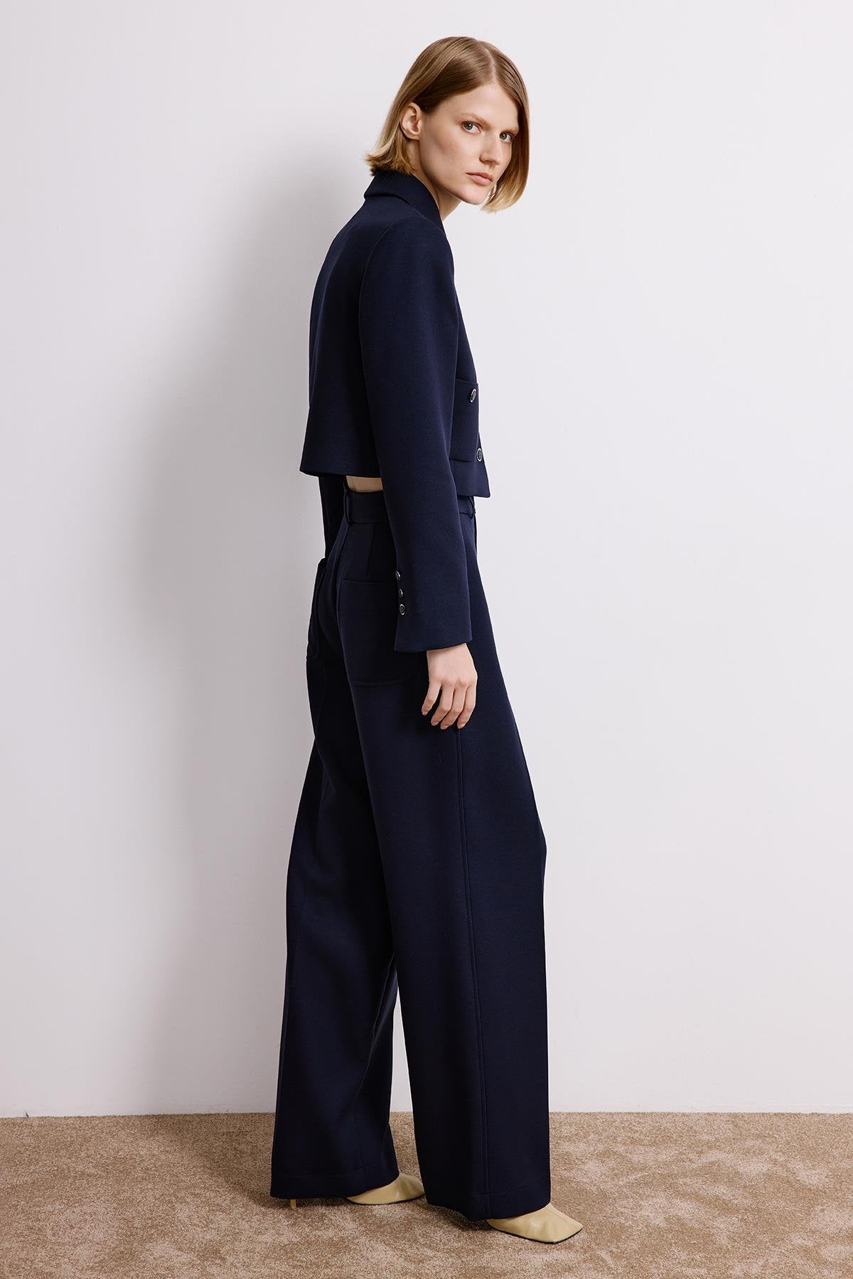 Metal Düğme Detaylı Lacivert Pantolon