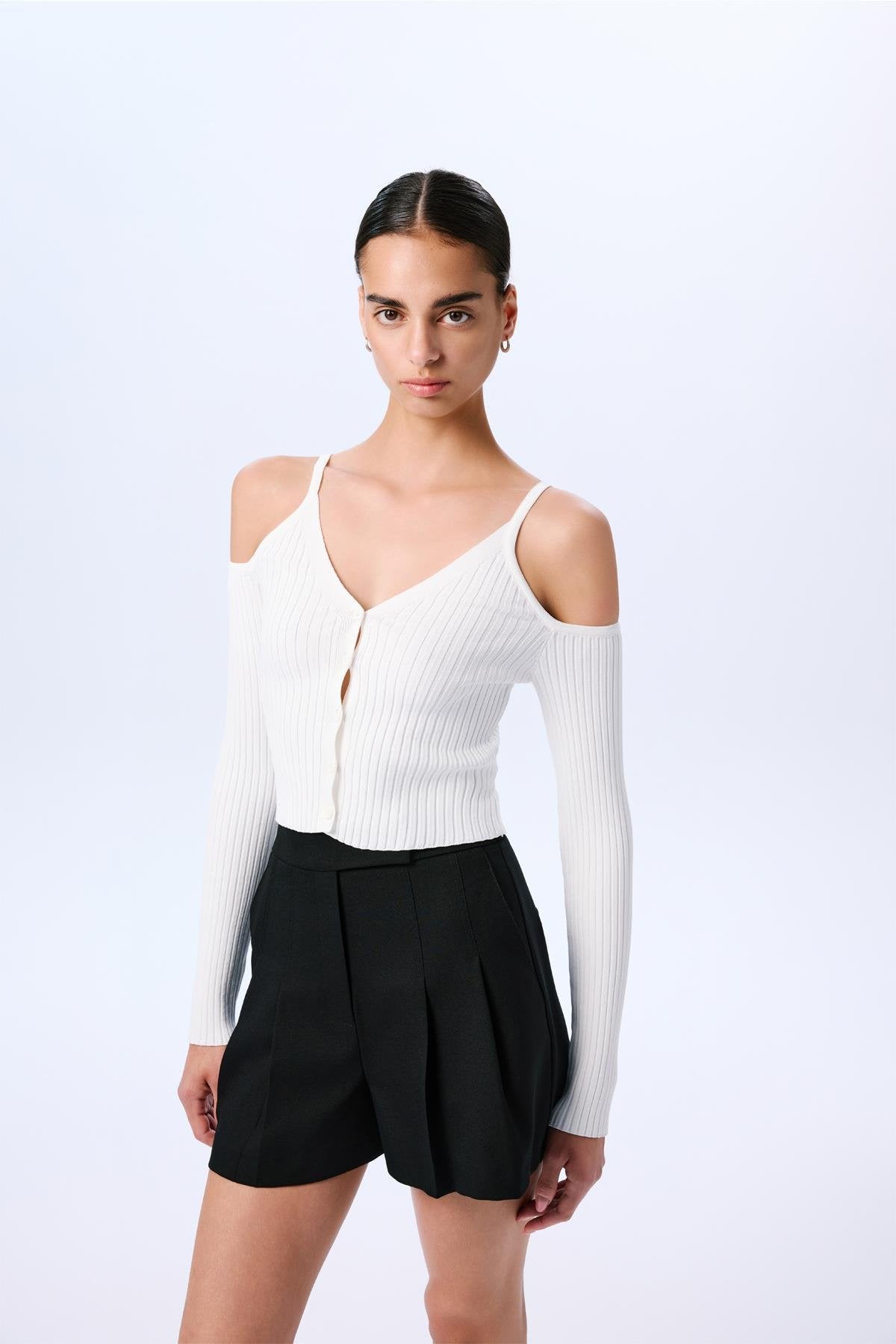 Omuz Dekolteli Crop Ekru Bluz