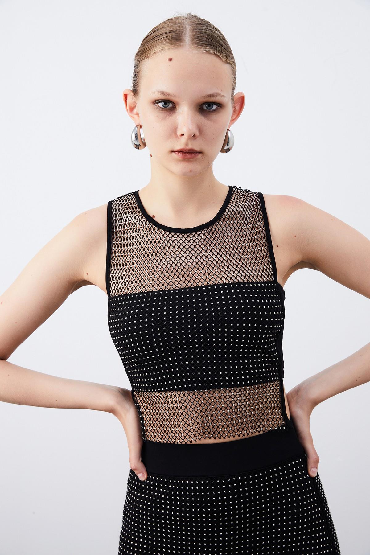 Parlak Taşlı Siyah Crop Bluz