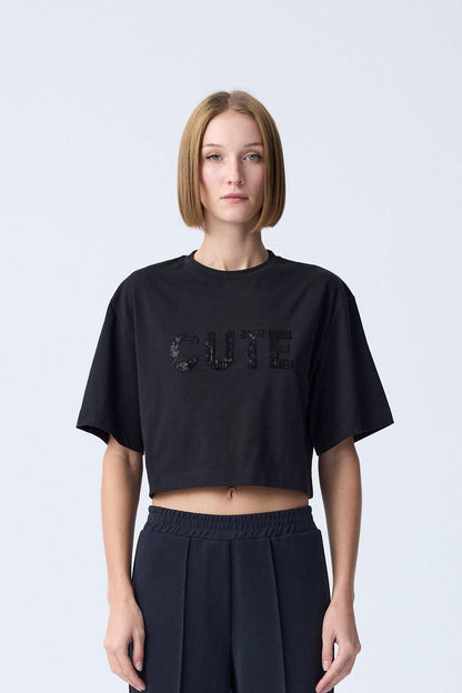 Payet Detaylı Siyah Crop T-shirt