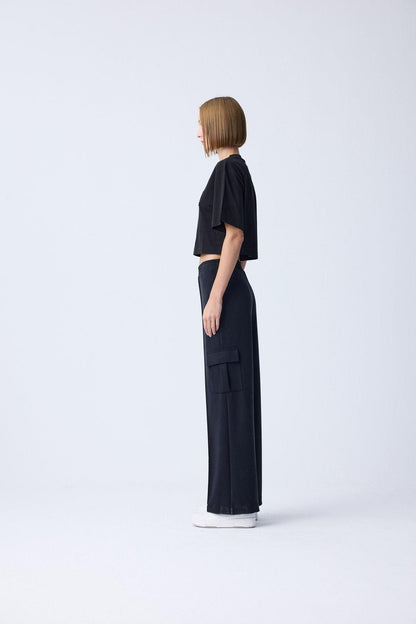 Payet Detaylı Siyah Crop T-shirt