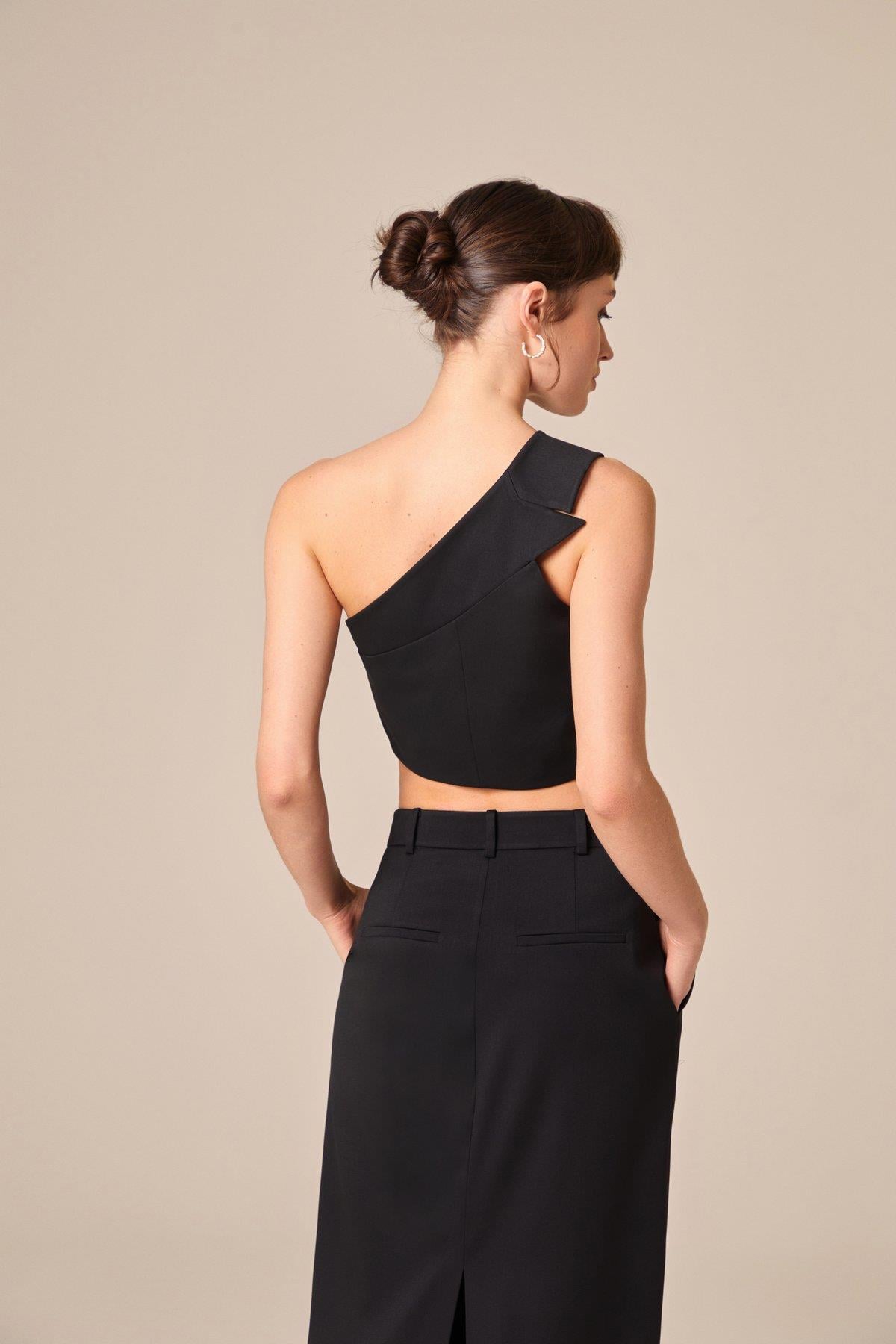 Tek Omuzlu Siyah Crop Top