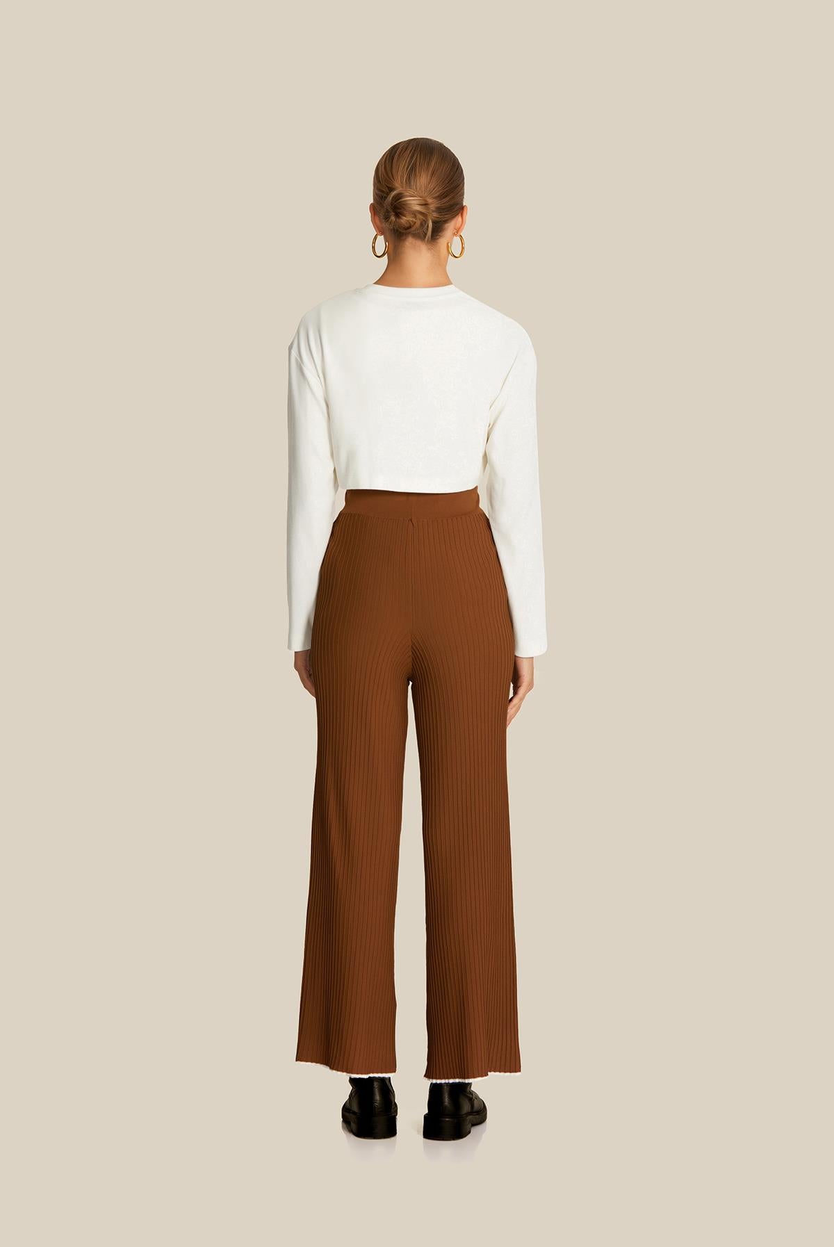 Yandan Büzgü Detaylı Ekru Crop Bluz