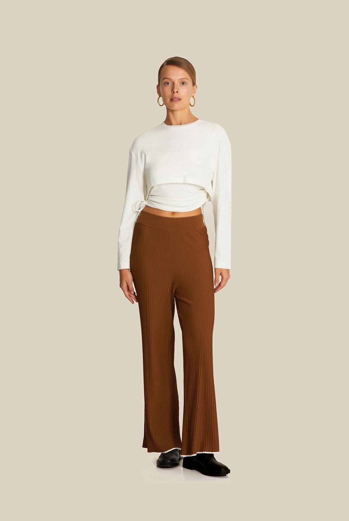 Yandan Büzgü Detaylı Ekru Crop Bluz