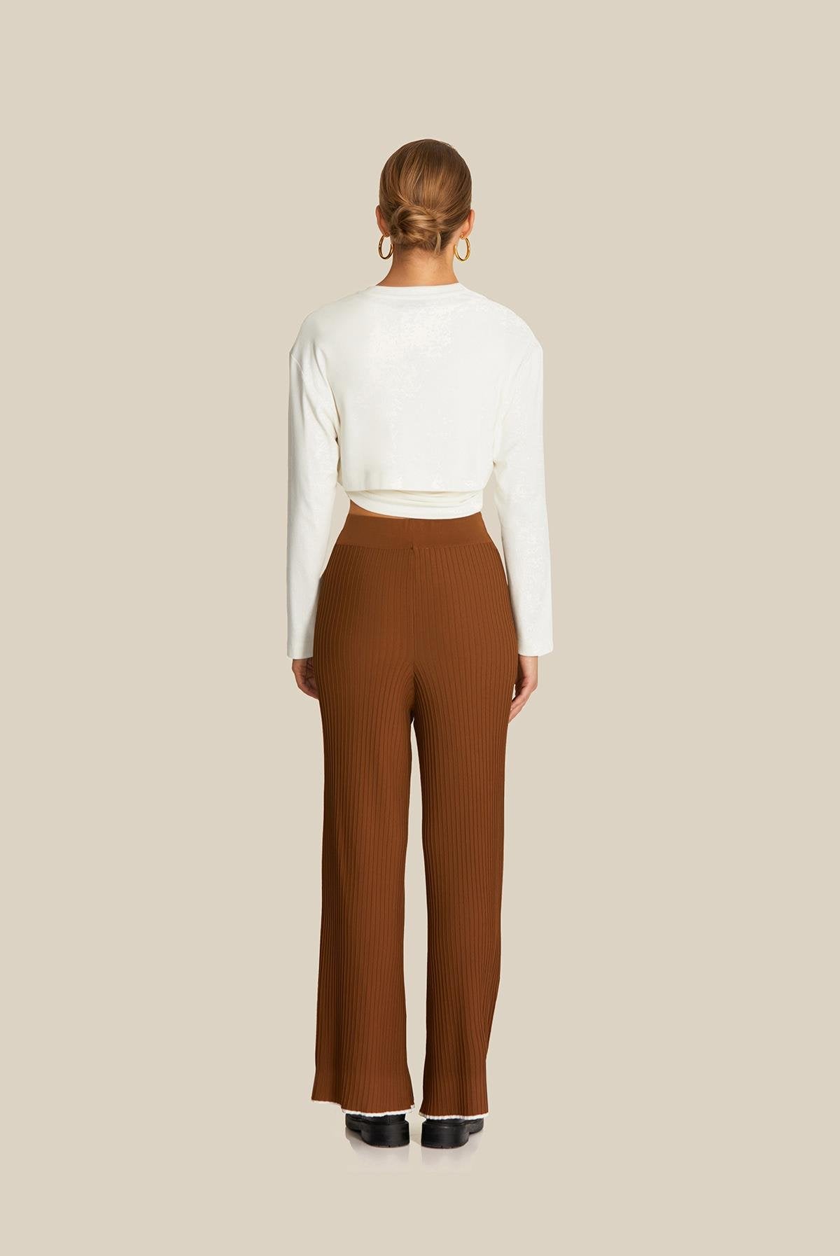 Yandan Büzgü Detaylı Ekru Crop Bluz
