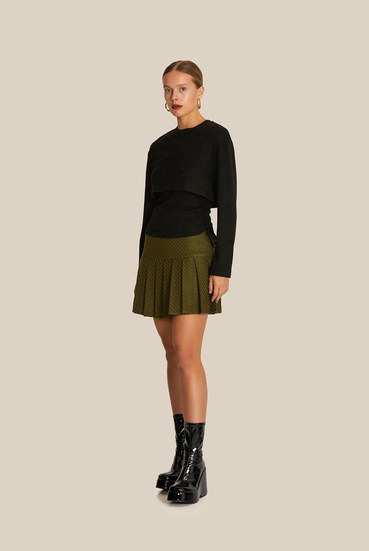 Yandan Büzgü Detaylı Siyah Bluz
