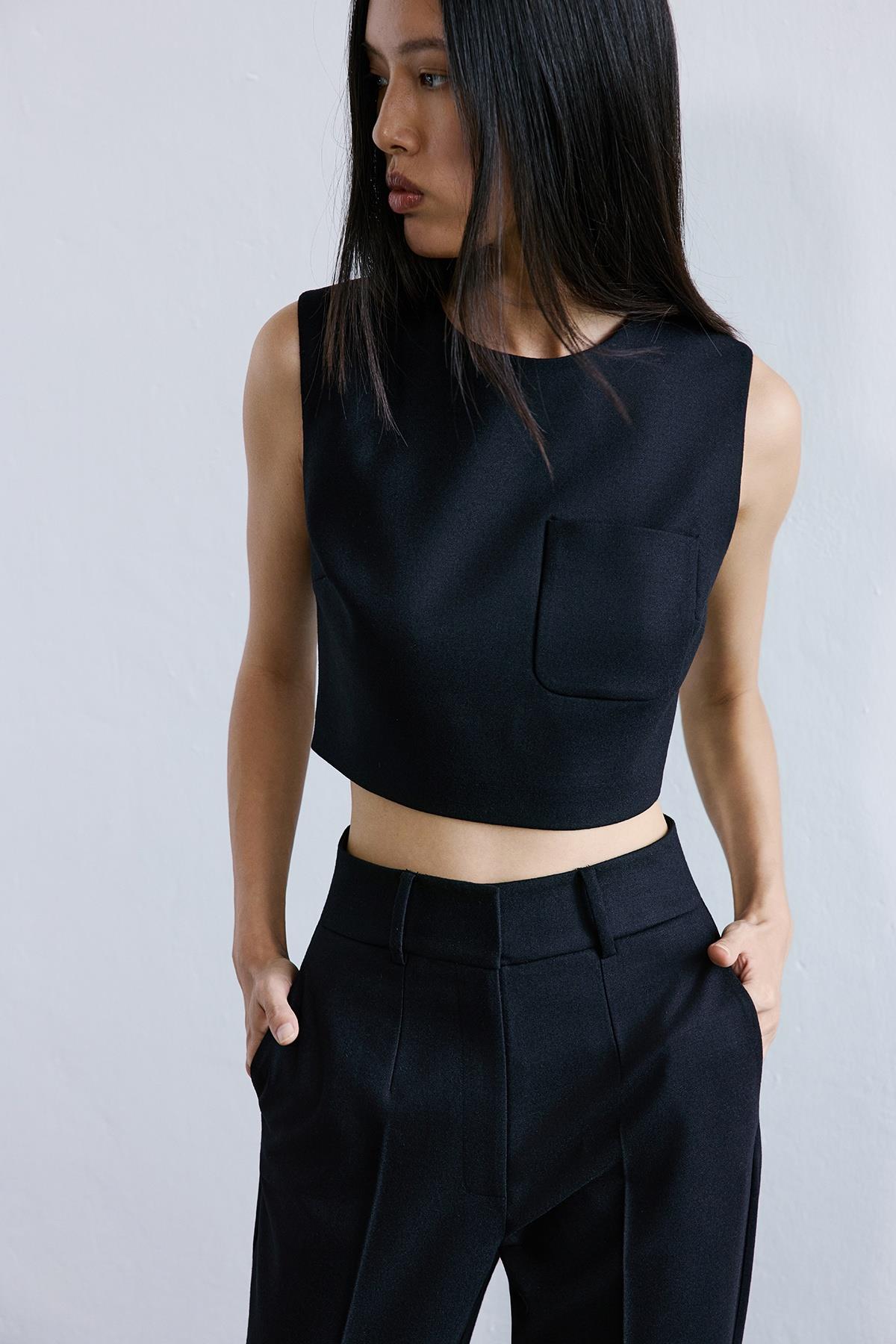 Yün Dokulu Crop Siyah Bluz