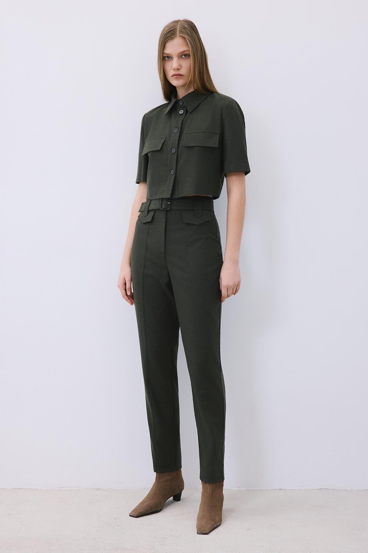 Yün Dokulu Düğmeli Haki Gömlek